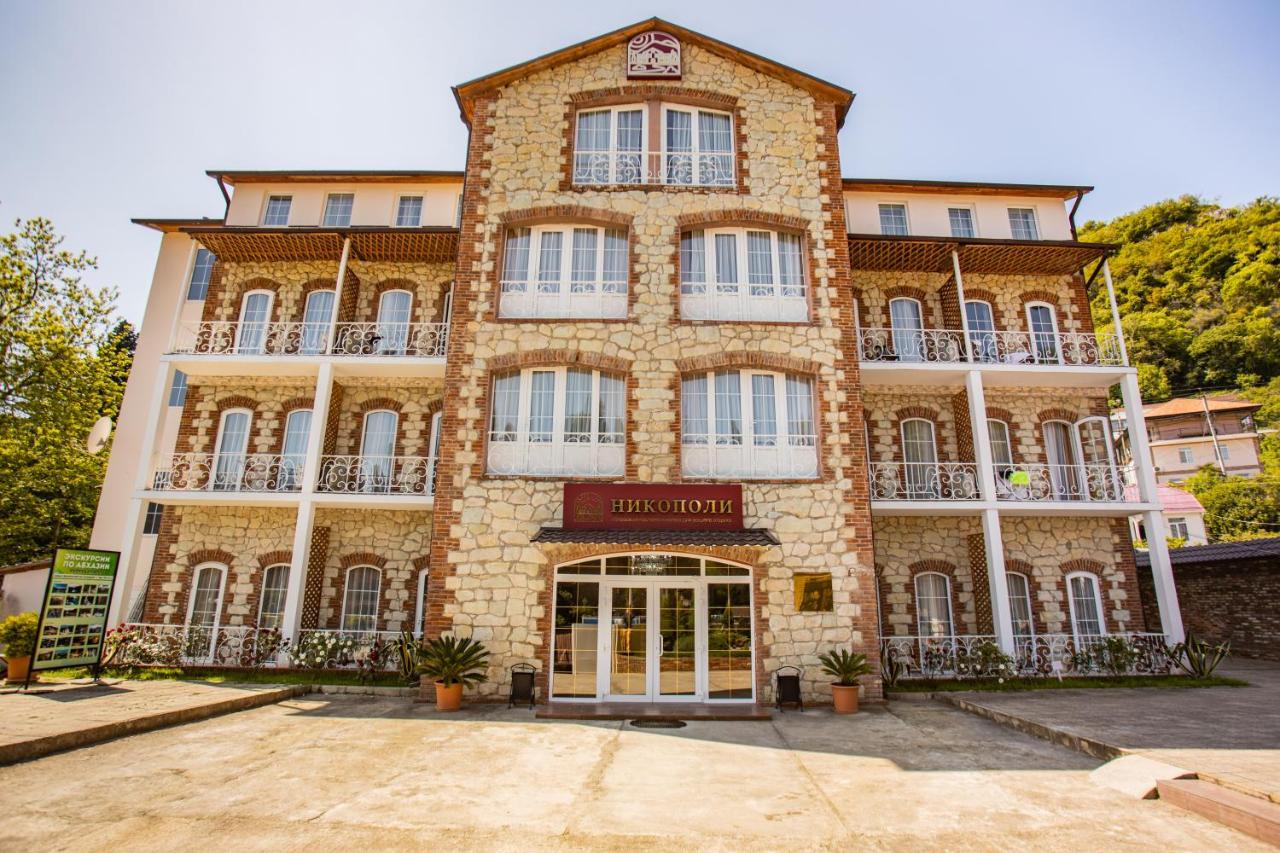 Hotel Nikopoli On Vodopadnaya 21А New Athos Екстериор снимка