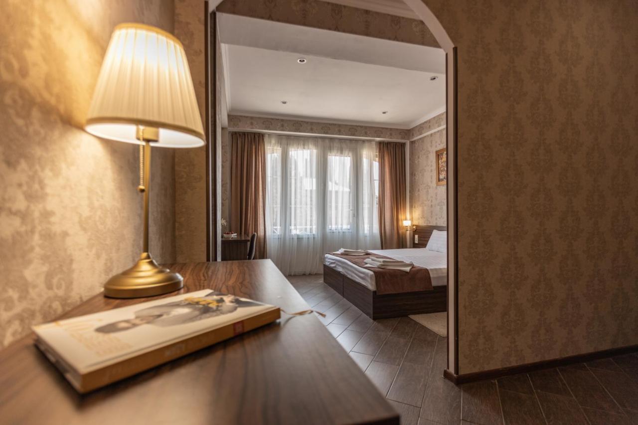 Hotel Nikopoli On Vodopadnaya 21А New Athos Екстериор снимка