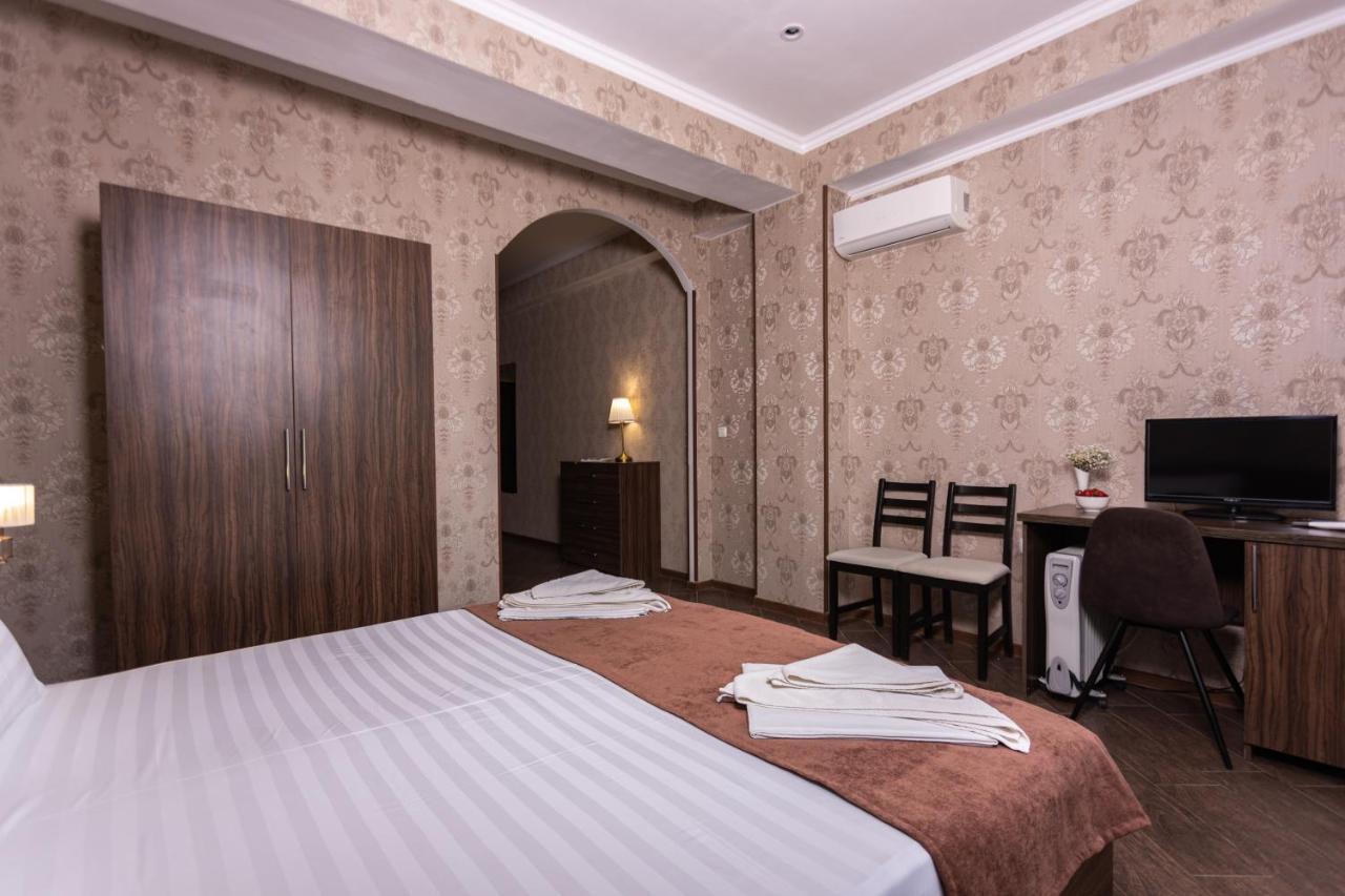 Hotel Nikopoli On Vodopadnaya 21А New Athos Екстериор снимка
