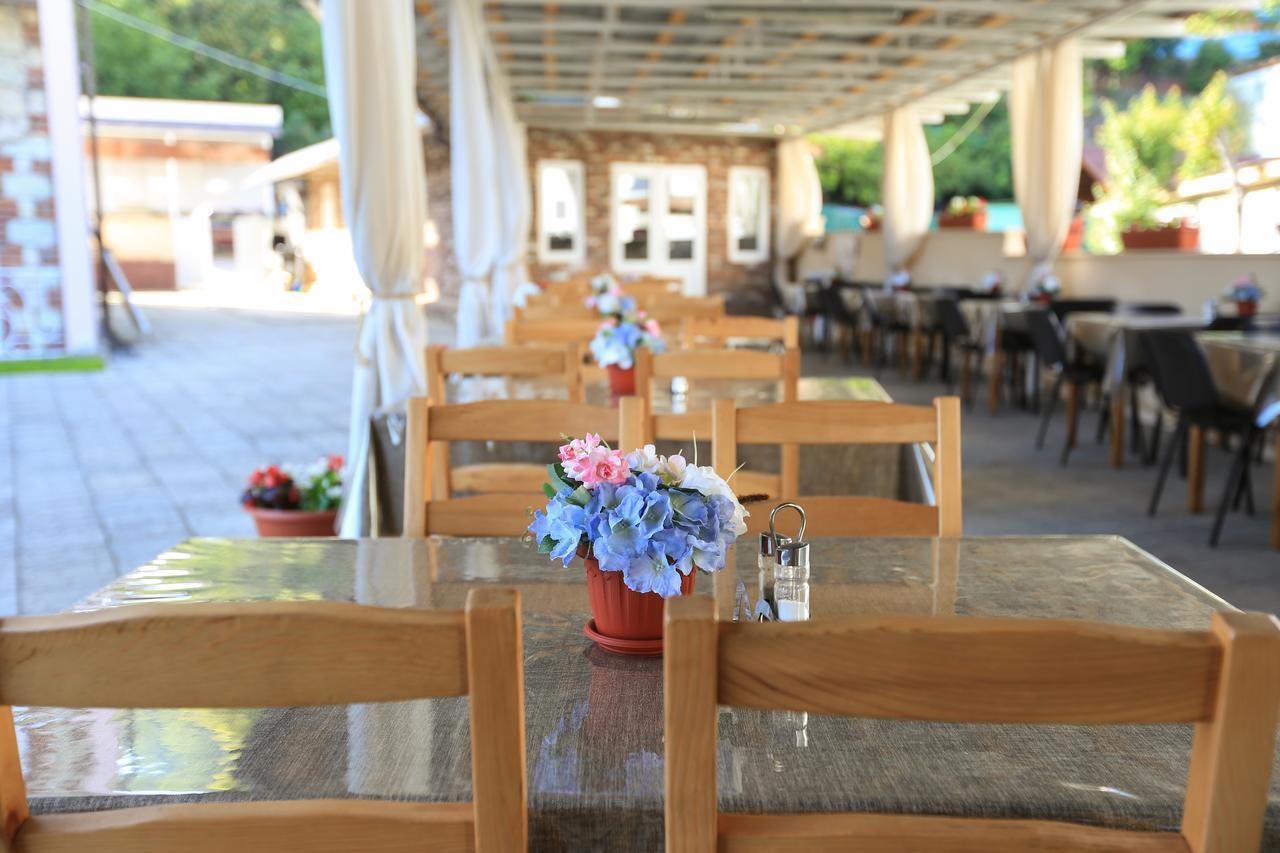 Hotel Nikopoli On Vodopadnaya 21А New Athos Екстериор снимка